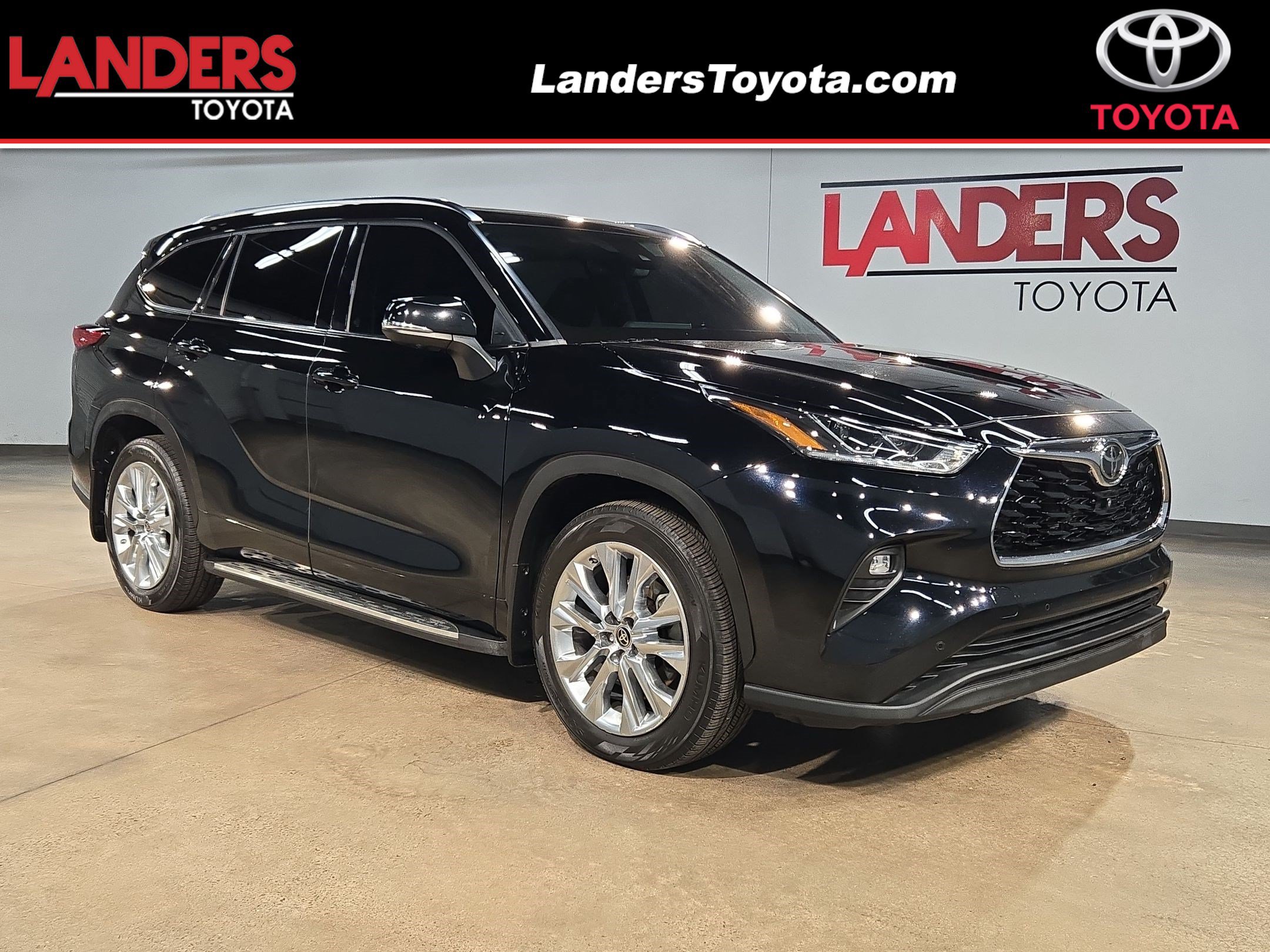 Used 2022 Toyota Highlander Limited FWD image 1