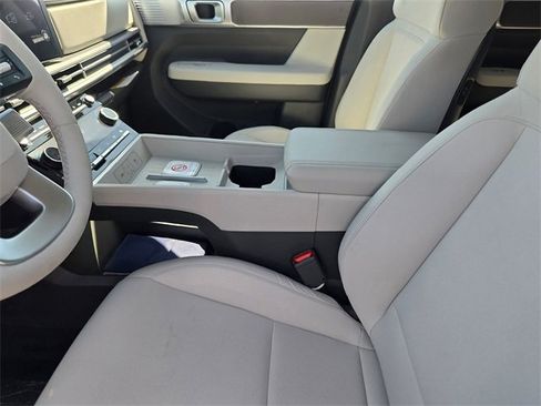 New 2026 Hyundai Santa Fe SE image 11