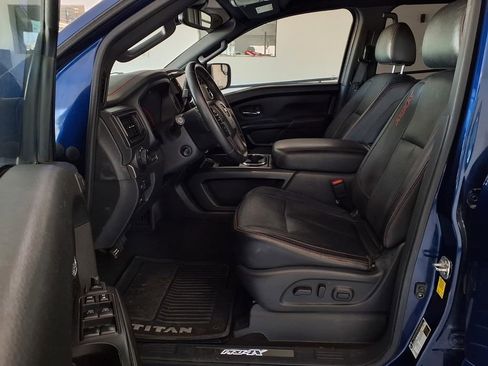 Used 2021 Nissan Titan PRO-4X w/ Pro-4x Convenience Package AWD/4WD image 11