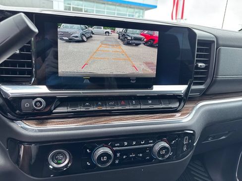 Used 2023 Chevrolet Silverado 1500 LT AWD/4WD image 11