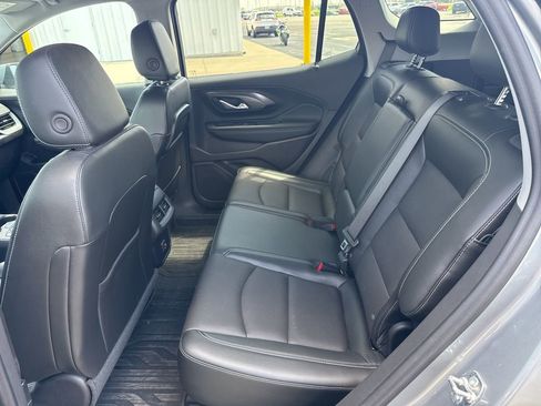 Used 2024 GMC Terrain SLT w/ Infotainment Package II image 11
