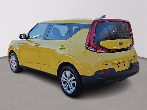 Used 2020 Kia Soul LX image 4