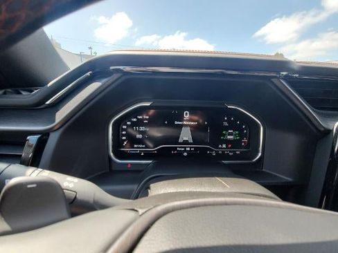 Used 2023 GMC Sierra 1500 AT4 w/ AT4 Premium Package AWD/4WD image 11