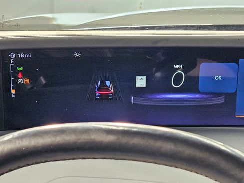 Used 2024 Lincoln Nautilus Reserve image 15