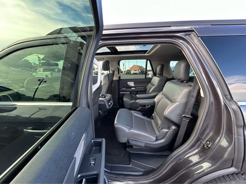 Used 2025 Ford Expedition Active AWD/4WD image 16