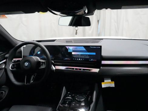 New 2027 BMW 550e xDrive AWD/4WD image 8