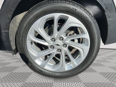 Used 2022 Chevrolet Bolt EUV LT w/ Comfort Package image 23