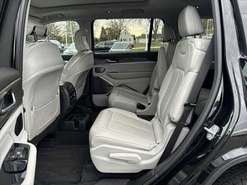 Used 2022 Jeep Grand Cherokee L Overland w/ Advanced Protech Group III image 26