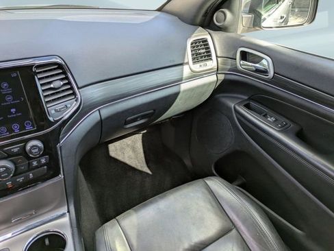 Used 2019 Jeep Grand Cherokee Limited RWD image 18