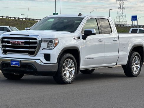 Used 2022 GMC Sierra 1500 SLE w/ X31 Off-Road Package AWD/4WD image 7