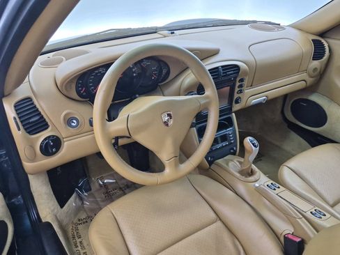 Used 2004 Porsche 911 Carrera RWD image 4