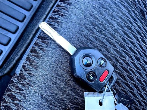 Used 2011 Subaru Outback 2.5i Premium image 13