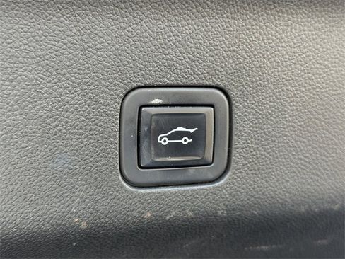 Used 2022 Chevrolet Tahoe LT w/ Luxury Package image 33