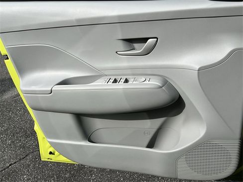 New 2026 Hyundai Kona SE image 14