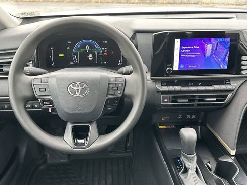 Certified 2025 Toyota Camry LE image 7