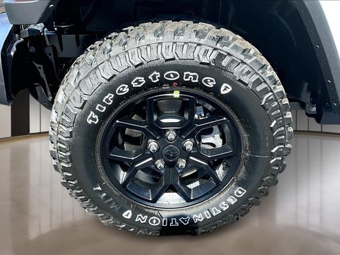 New 2025 Jeep Gladiator Willys image 12