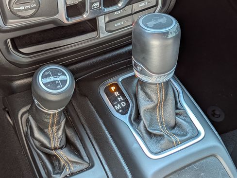 Used 2022 Jeep Wrangler Unlimited Sahara AWD/4WD image 24