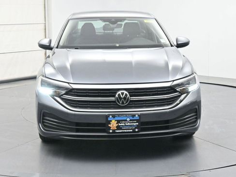 Used 2022 Volkswagen Jetta SE w/ Panoramic Sunroof Package FWD image 24