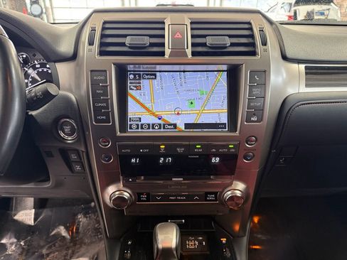 Used 2021 Lexus GX 460 Premium w/ Premium Package image 12