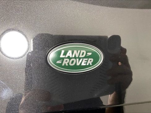 Used 2024 Land Rover Defender 110 SE AWD/4WD image 31
