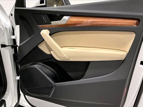 Used 2021 Audi Q5 2.0T Premium image 18