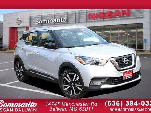 Used 2018 Nissan Kicks SR FWD image 1