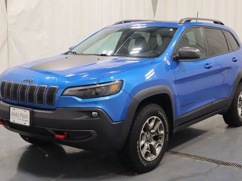 Used 2020 Jeep Cherokee Trailhawk image 6