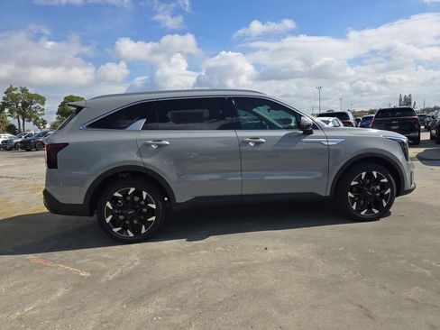 New 2026 Kia Sorento EX FWD image 9