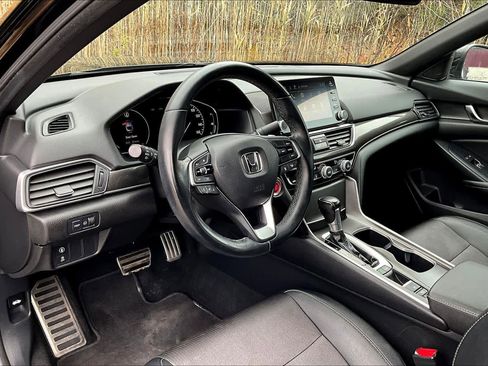 Used 2019 Honda Accord Sport image 17