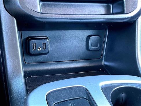 Used 2022 Chevrolet Colorado LT w/ LT Convenience Package image 27