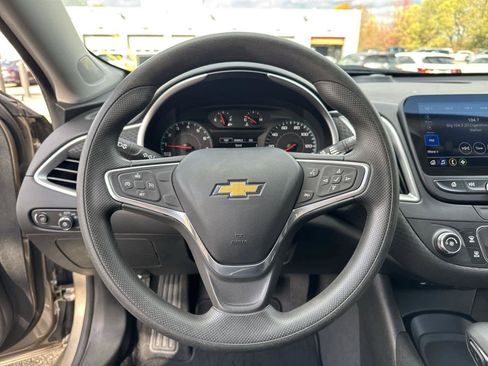Used 2022 Chevrolet Malibu LS image 17
