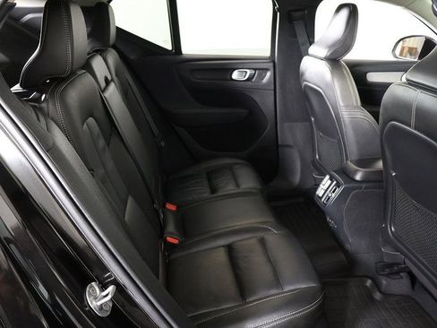 Used 2023 Volvo XC40 B5 Plus w/ Protection Package Premier image 38