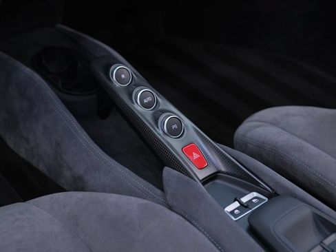 Used 2021 Ferrari F8 Tributo RWD image 47