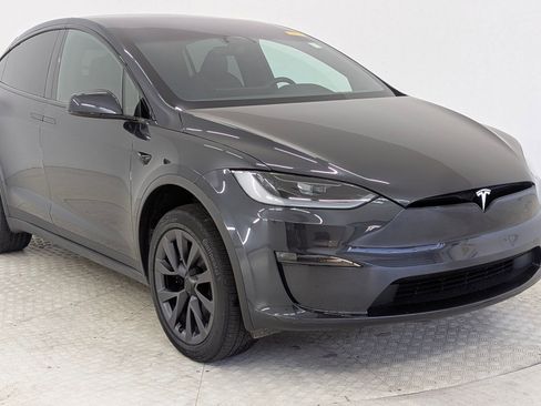 Used 2025 Tesla Model X image 7