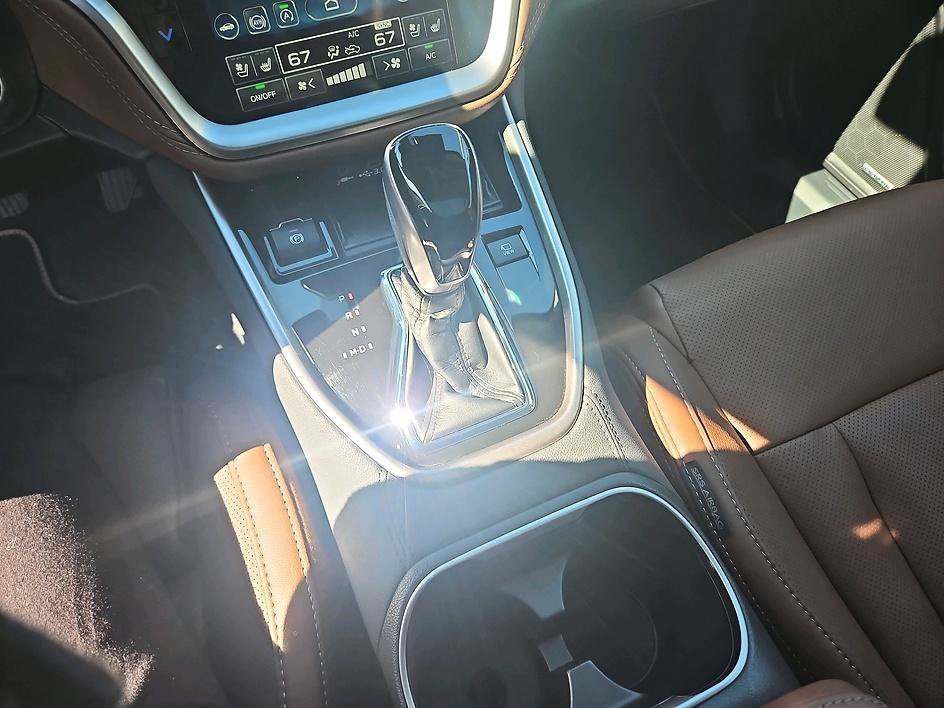Used 2025 Subaru Outback Touring XT AWD/4WD image 18