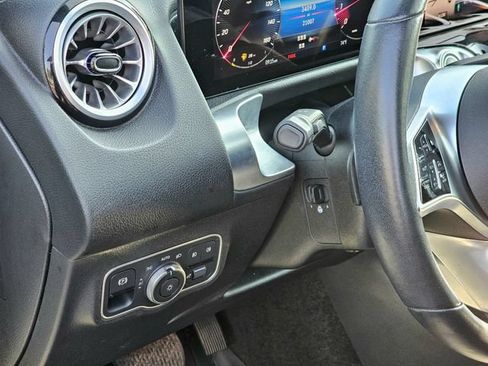 Certified 2025 Mercedes-Benz GLB 250 4MATIC image 17