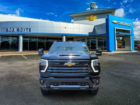 New 2026 Chevrolet Silverado 2500 LT w/ Z71 Chrome Sport Edition AWD/4WD image 10