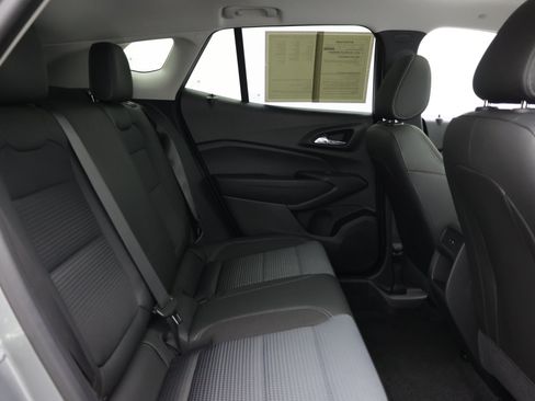 Used 2024 Chevrolet Trax LT w/ Sunroof Package FWD image 38