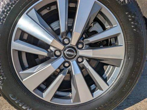 Used 2025 Nissan Pathfinder SL AWD/4WD image 8