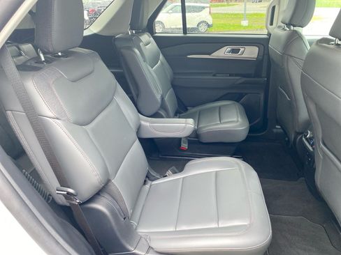 Used 2025 Ford Explorer Active w/ Active Comfort Package AWD/4WD image 26