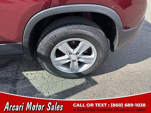 Used 2016 Chevrolet Trax LT w/ LT Sun and Sound Package image 9