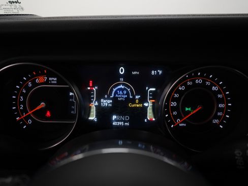 Used 2022 Jeep Wrangler Unlimited Sahara w/ Cold Weather Group AWD/4WD image 27