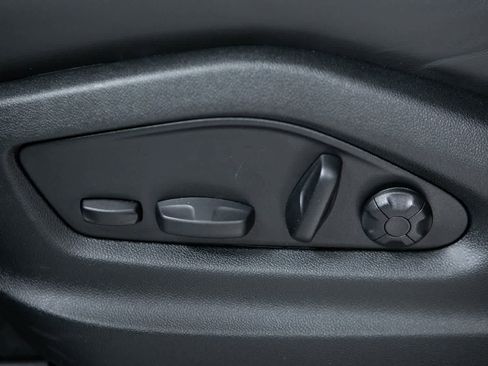 Certified 2025 Porsche Cayenne Turbo image 17