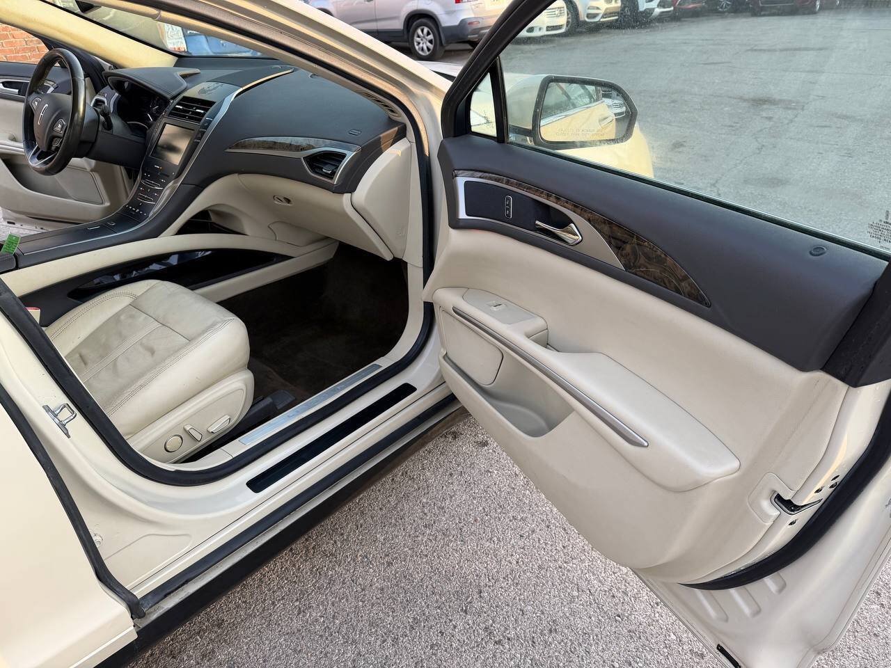 Used 2015 Lincoln MKZ Hybrid FWD image 23