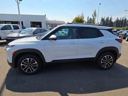 New 2026 Chevrolet TrailBlazer LT w/ Driver Confidence Package image 2