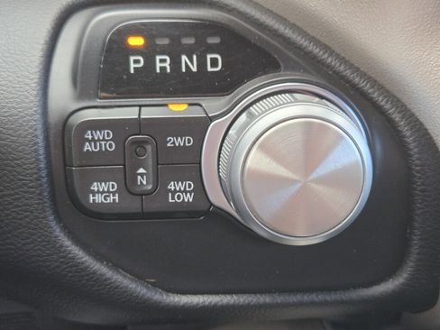 Used 2019 RAM 1500 Laramie AWD/4WD image 22