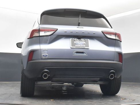 Used 2022 Ford Escape SE w/ SE Sport Appearance Package image 23