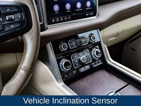 Used 2021 GMC Yukon Denali w/ Denali Premium Package image 29