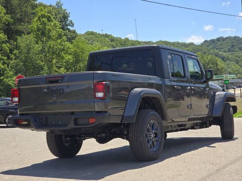 New 2026 Jeep Gladiator Sport AWD/4WD image 12