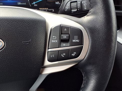 Used 2022 Ford Explorer XLT w/ Equipment Group 202A image 19